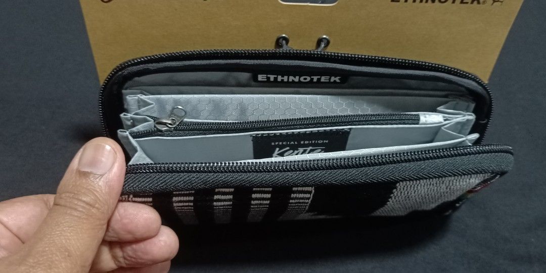 Ethnotek Chiburi Wallet Ghana, Women's Fashion, Bags & Wallets, Wallets & Card Holders on Carousell