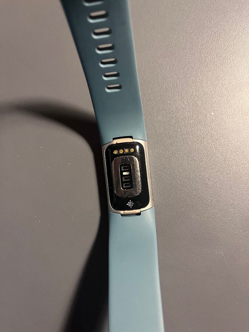 Fitbit Charge 5, Health & Nutrition, Health Monitors & Weighing Scales