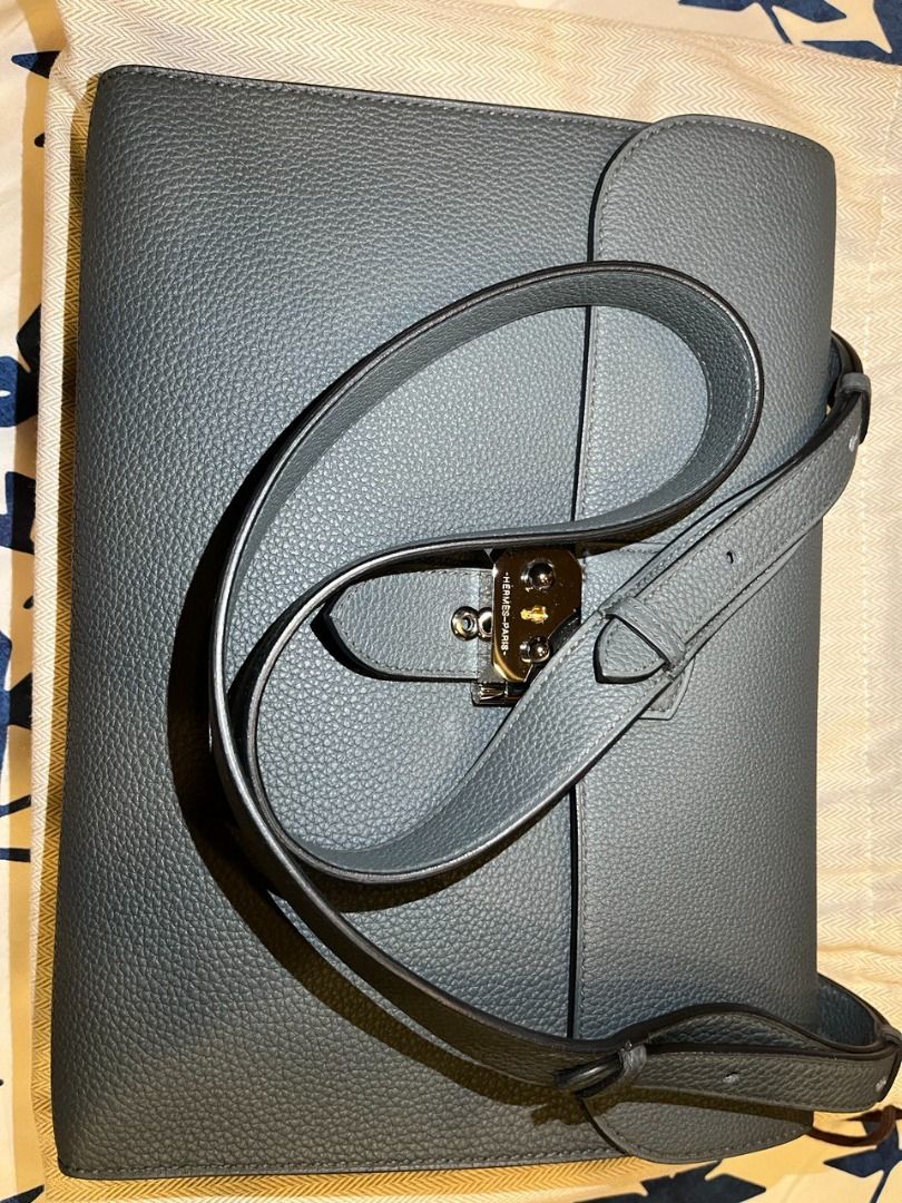 HERMES Togo Sac A Depeches 21 Messenger Bag Black | FASHIONPHILE