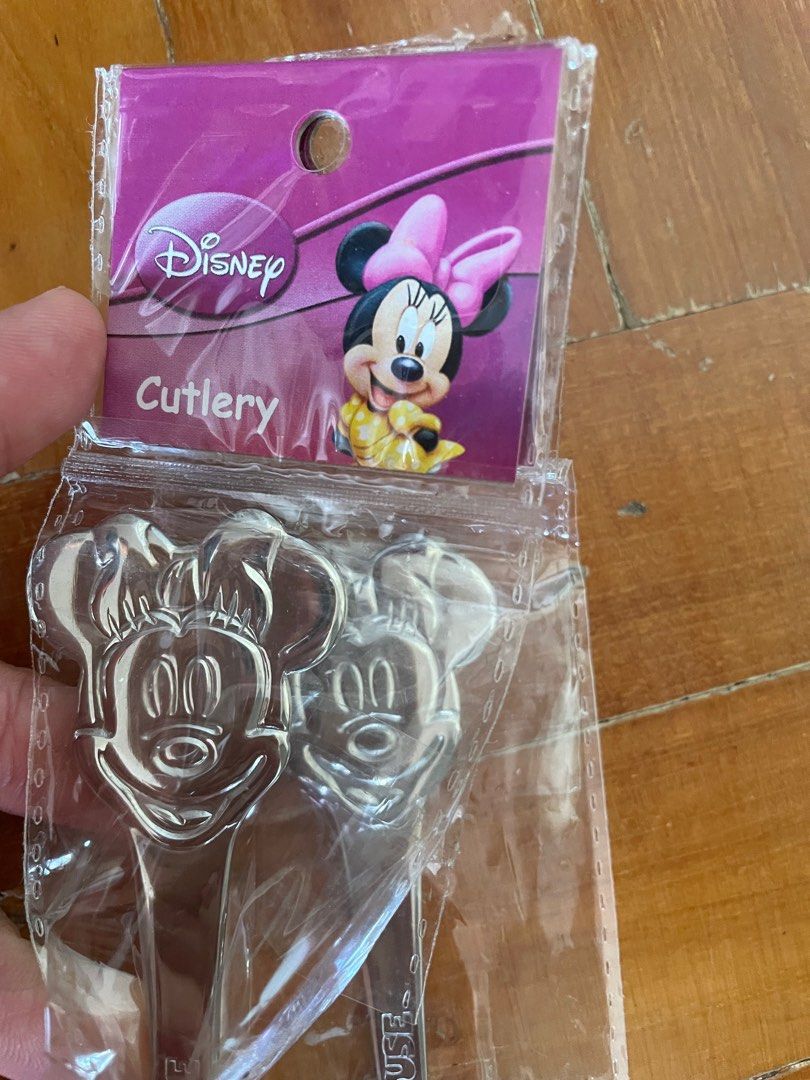 HK Disneyland Minnie cutlery set, Furniture & Home Living, Kitchenware & Tableware, Dinnerware