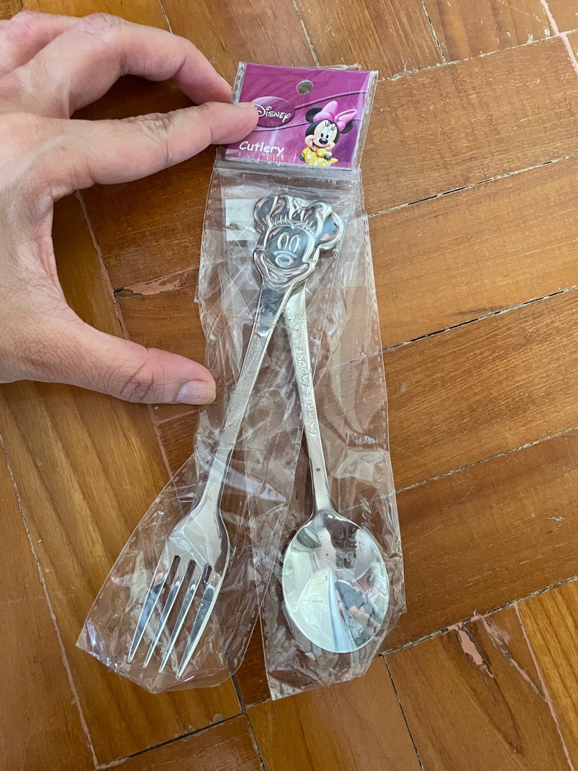 HK Disneyland Minnie cutlery set, Furniture & Home Living, Kitchenware & Tableware, Dinnerware
