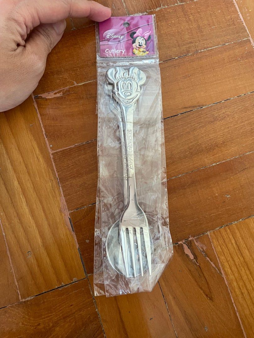 HK Disneyland Minnie cutlery set, Furniture & Home Living, Kitchenware & Tableware, Dinnerware
