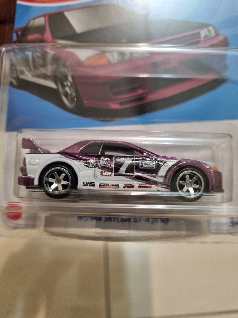 HOT WHEELS NISSAN SKYLINE GT-R(R32), Hobbies & Toys, Toys & Games on ...