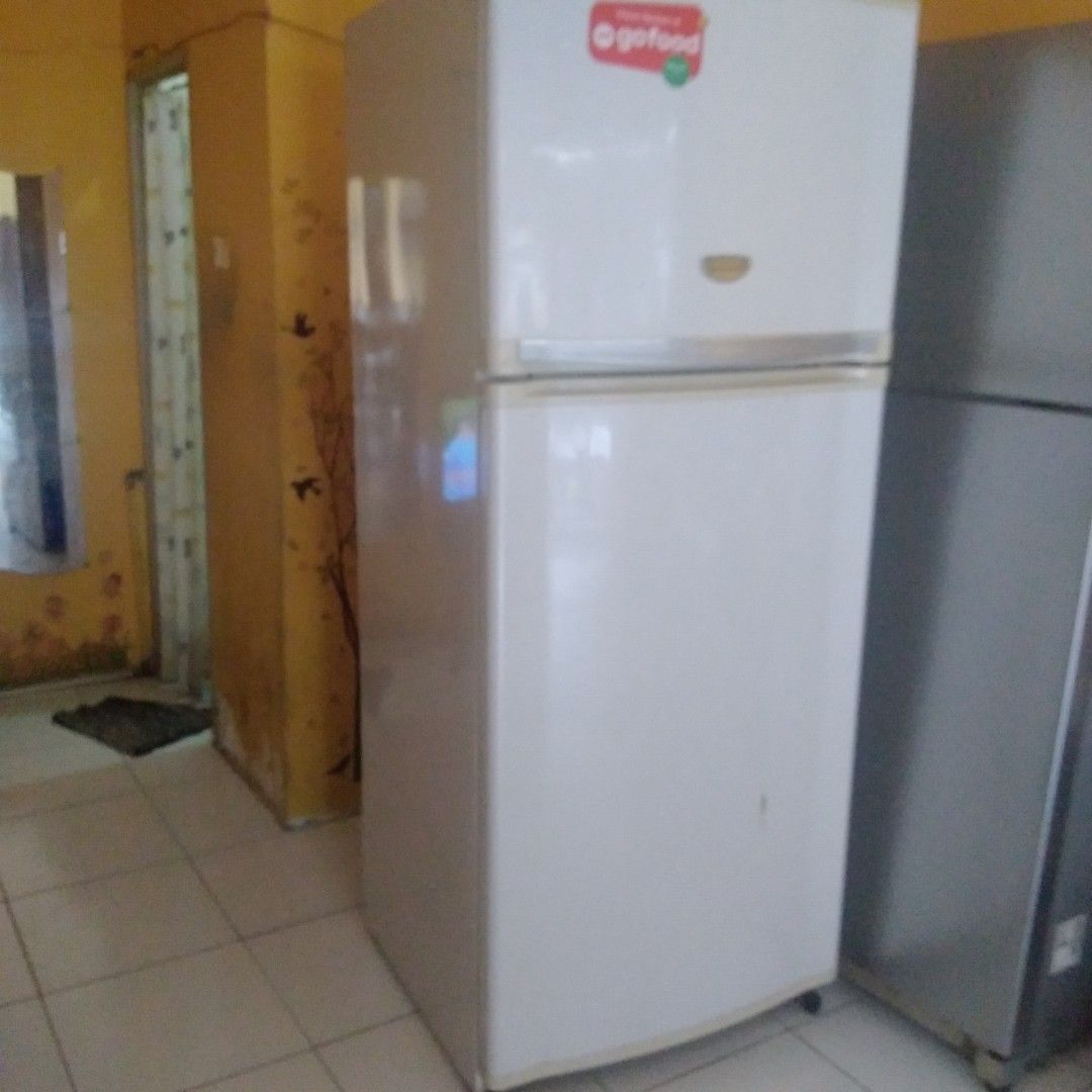 Kulkas Sharp 2 Pintu Jumbo murah, Kitchen & Appliances di Carousell