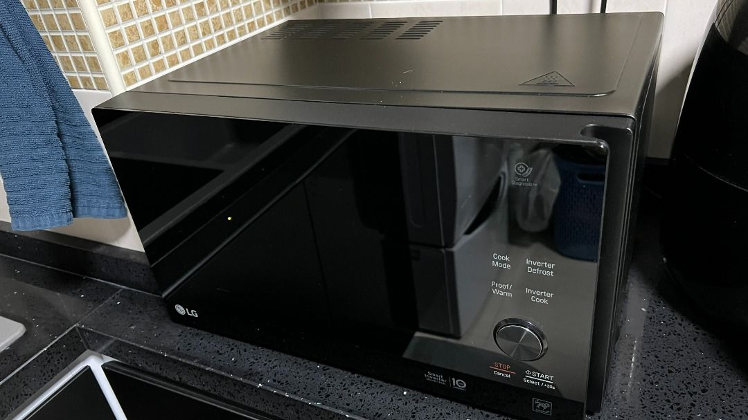 LG MH6565DIS 25L Grill NeoChef Smart Inverter Microwave Oven, TV & Home