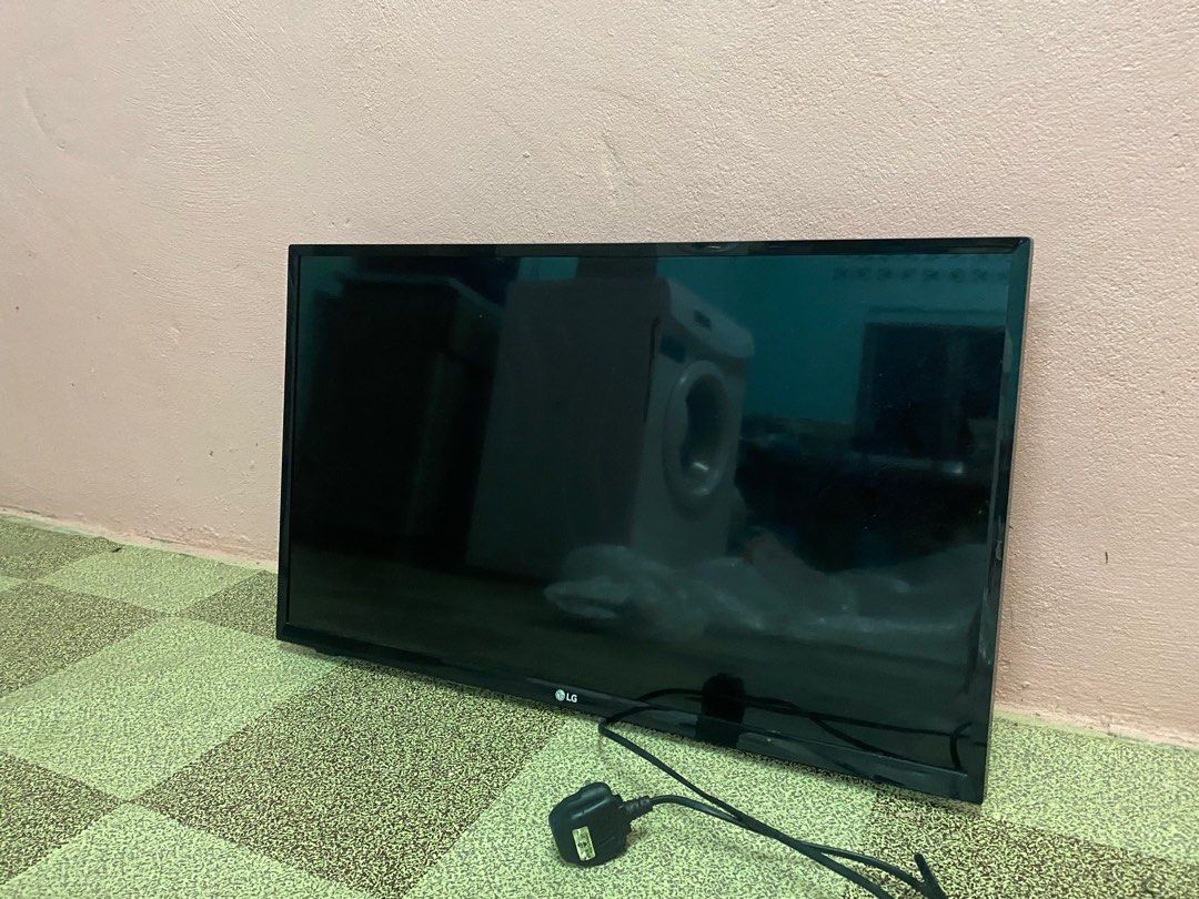 LG TV 32 Inches TV Home Appliances TV Entertainment TV On Carousell lg-tv-32-inches-tv-home-appliances-tv-entertainment-tv-on-carousell