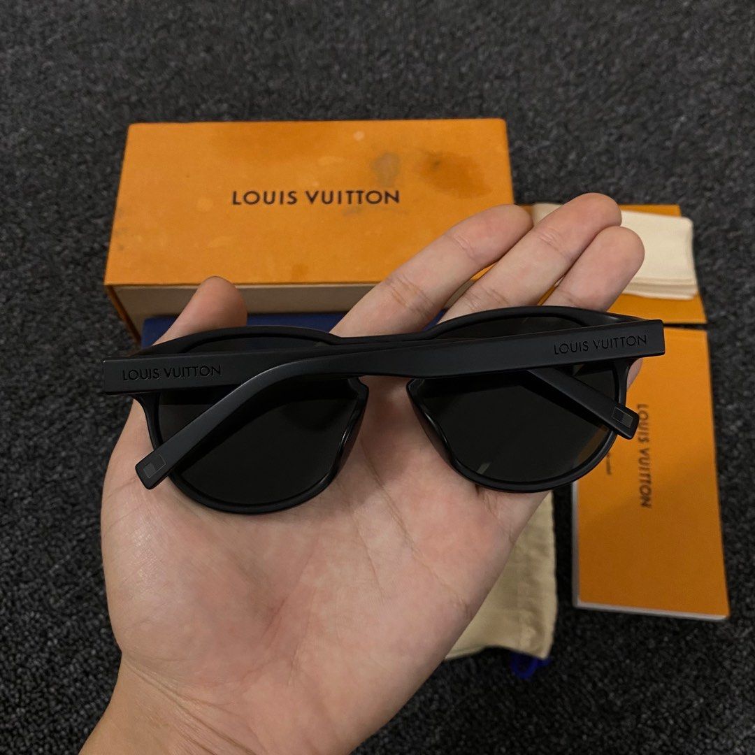 Louis Vuitton® LV Waimea Round Sunglasses Black. Size E in 2023