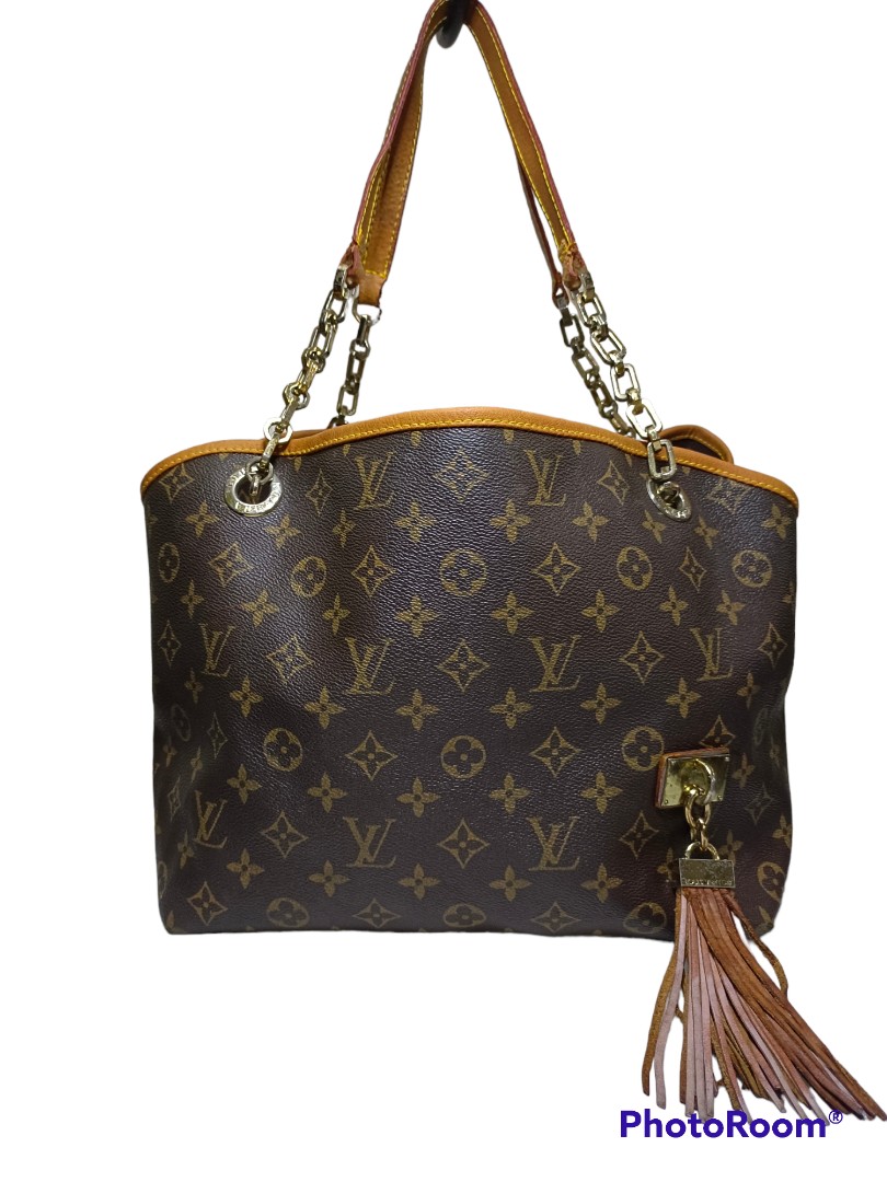 Louis Vuitton monogram Hiver Automne 2008 totebag, Luxury, Bags & Wallets  on Carousell