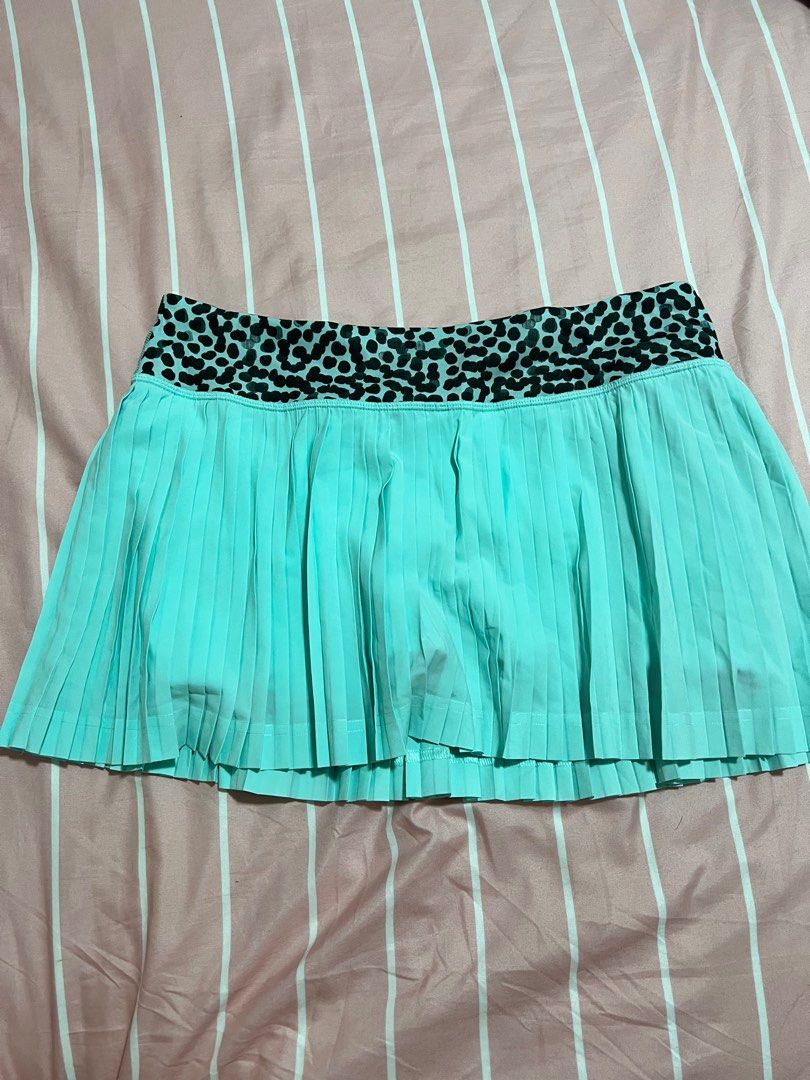 Lululemon Skirt with Inner Tights, Women's Fashion, Activewear on Carousell