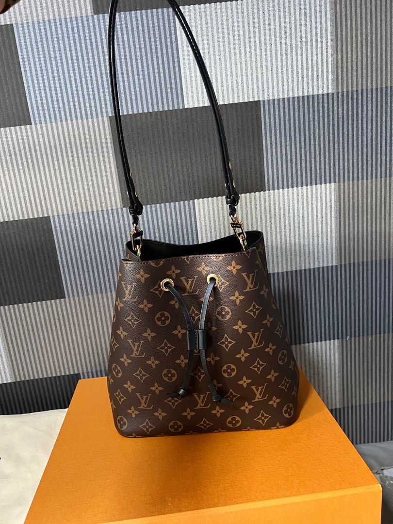 LUXURY DESIGNER UNBOXING: LOUIS VUITTON LOCKME TENDER BAG 