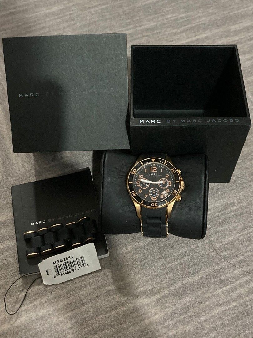 Marc jacobs deals black gold watch