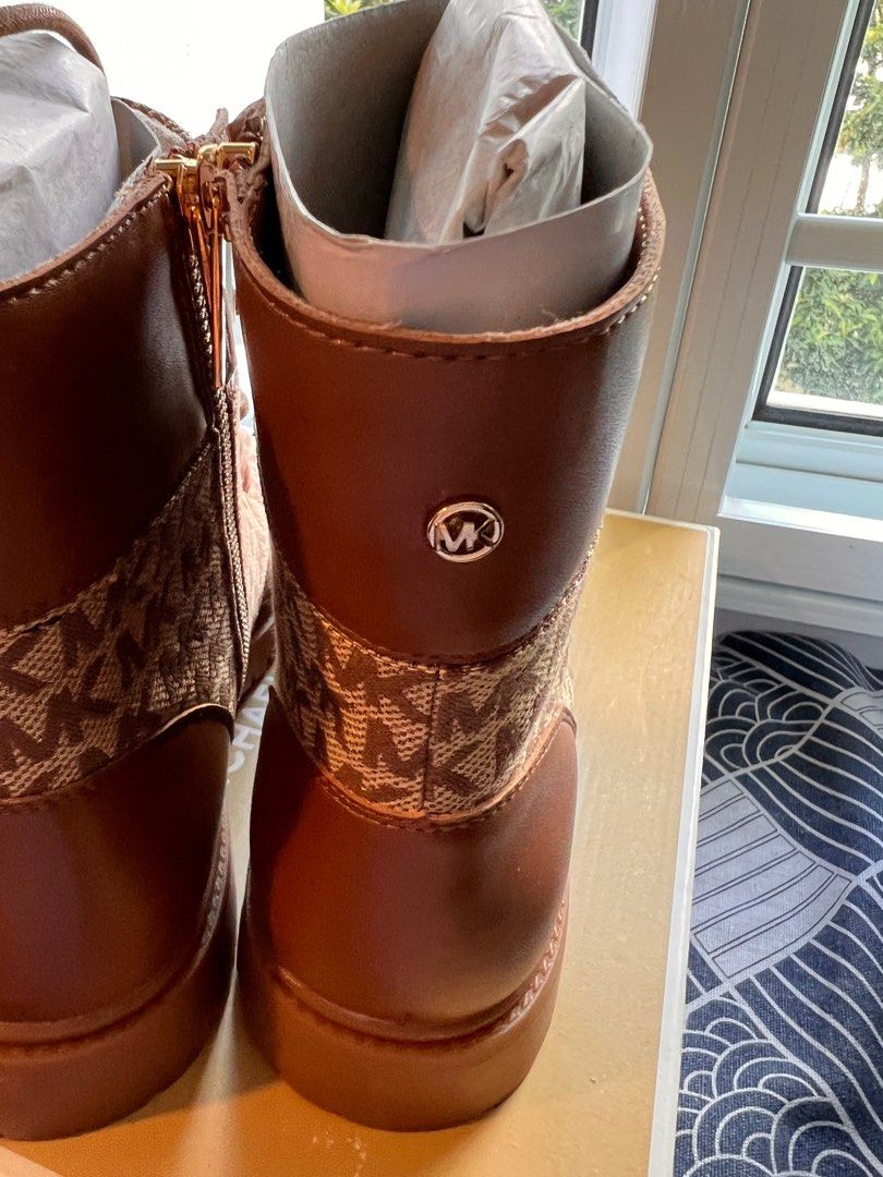 michael kors boots beige