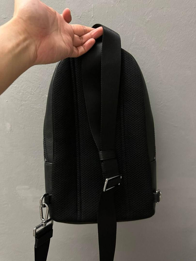 Michael Kors Cooper Sling Pack Bag Black Men s Fashion Bags