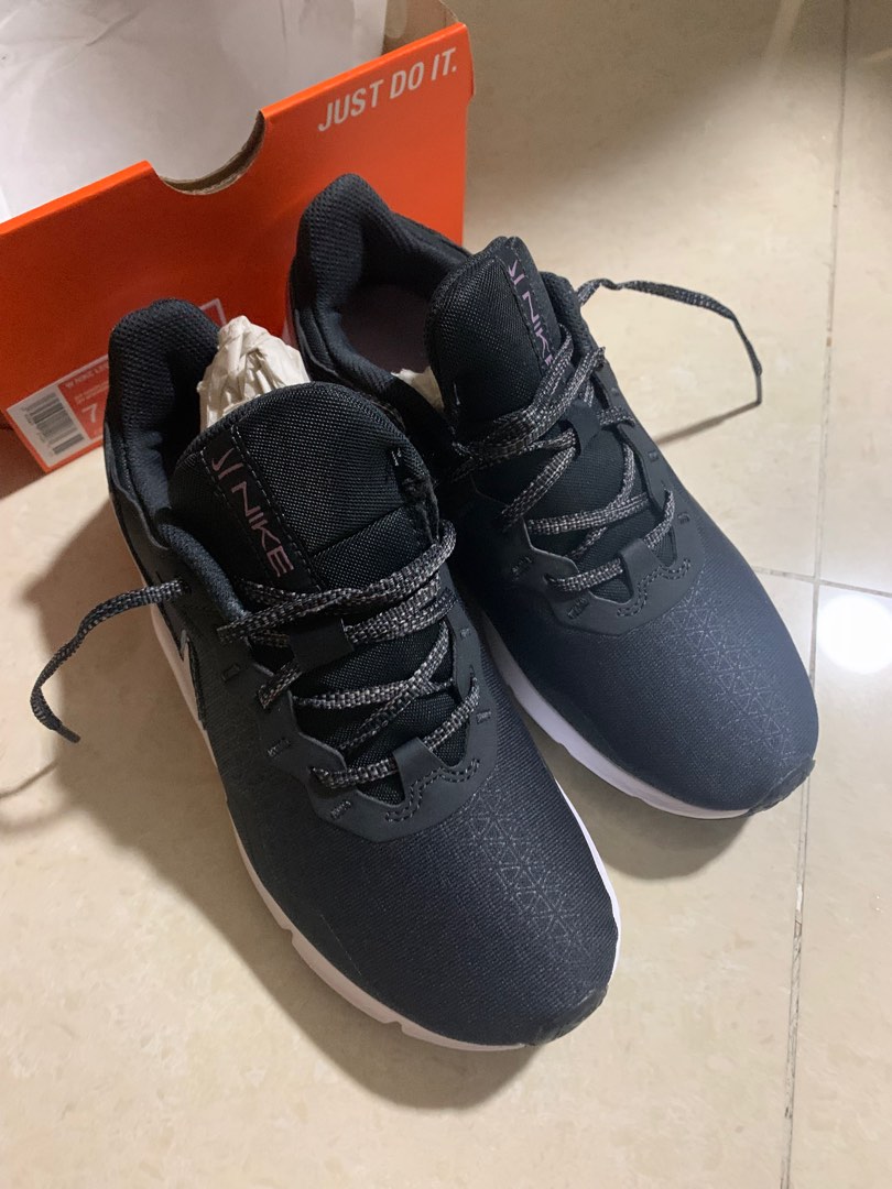womens nike shoes near me