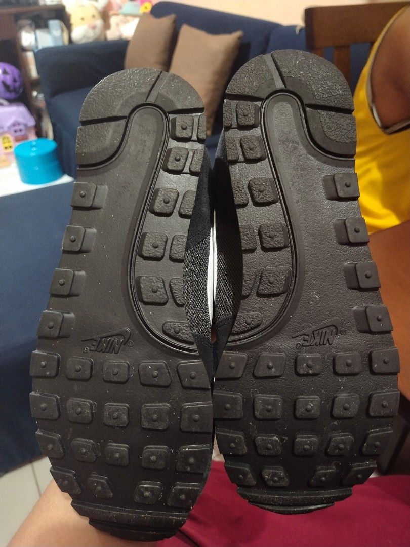 wmns nike side 1