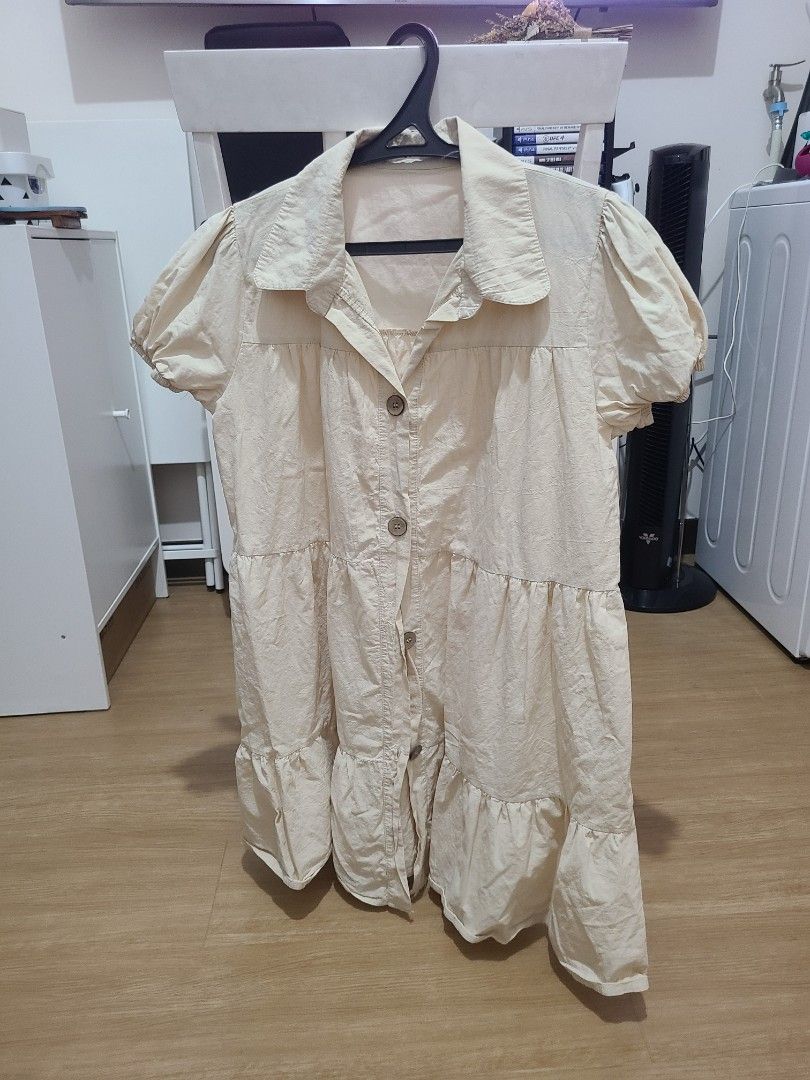 Oversized dress (Category: Dresses) located in Manila. Submitted by Yeager (Listing ID 1197280195, Image 3). Description: Used once Fits small to medium Rfs: Decluttering.