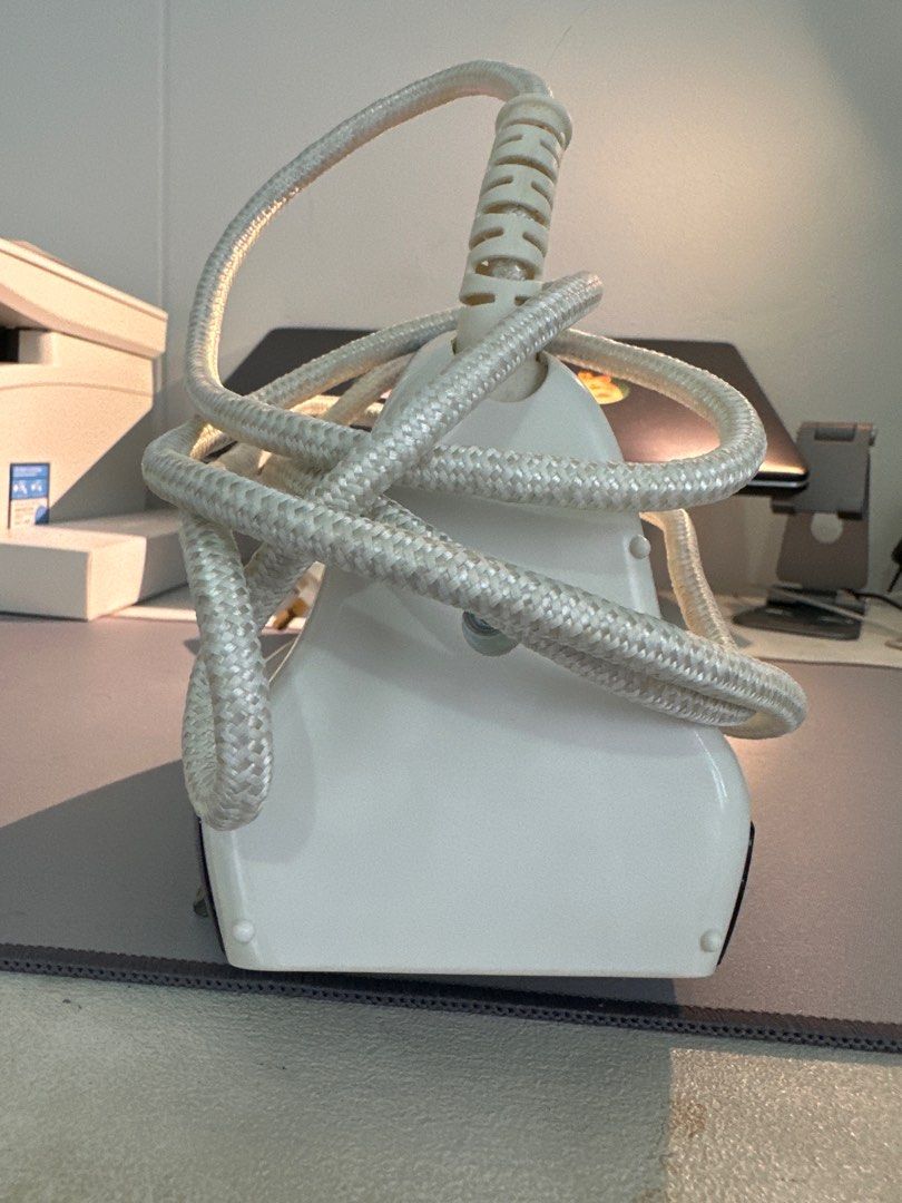 Panasonic Iron no steam , Furniture & Home Living, Cleaning & Homecare Supplies, Ironing