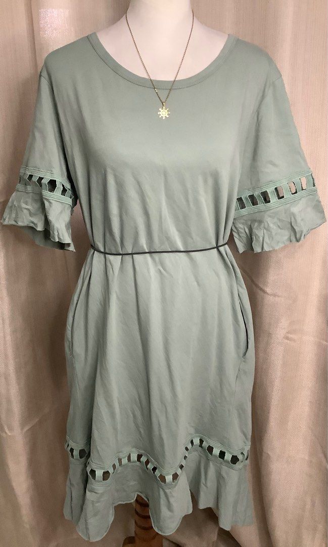 Pastel Green Dress with two pockets on the sides, Women's Fashion