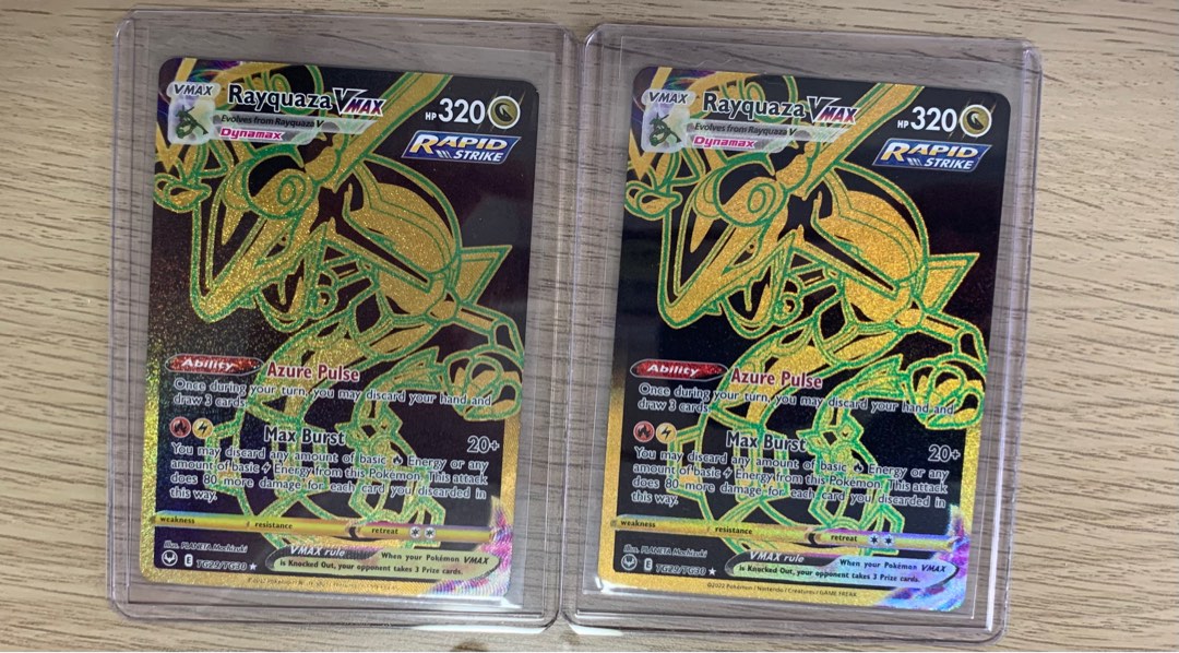 Rayquaza VMAX TG29/TG30 Carte Pokémon Rare Secret (Silver Tempest Trainer  Gallery) + 1 Toploader TitanCards®