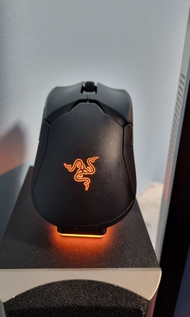 Razer Viper Ultimate Gaming Mouse With Charging Dock, Computers & Tech