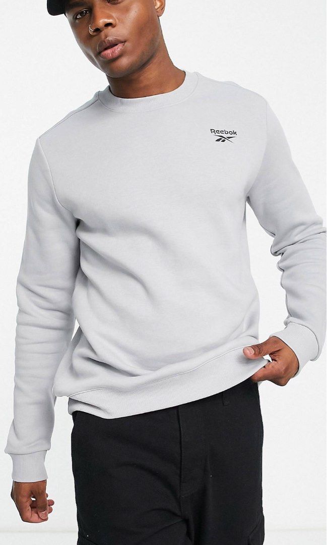 Reebok sweatshirt top