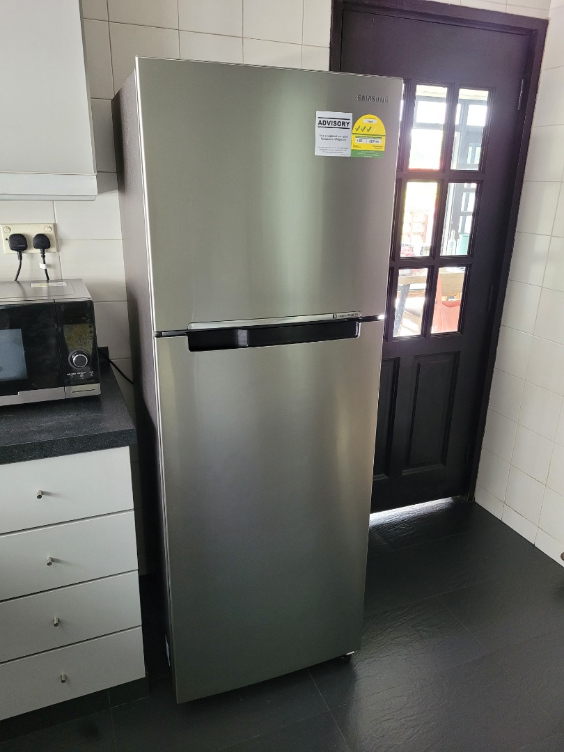 Samsung Fridge/Freezer less than 1 Year Old, TV & Home Appliances