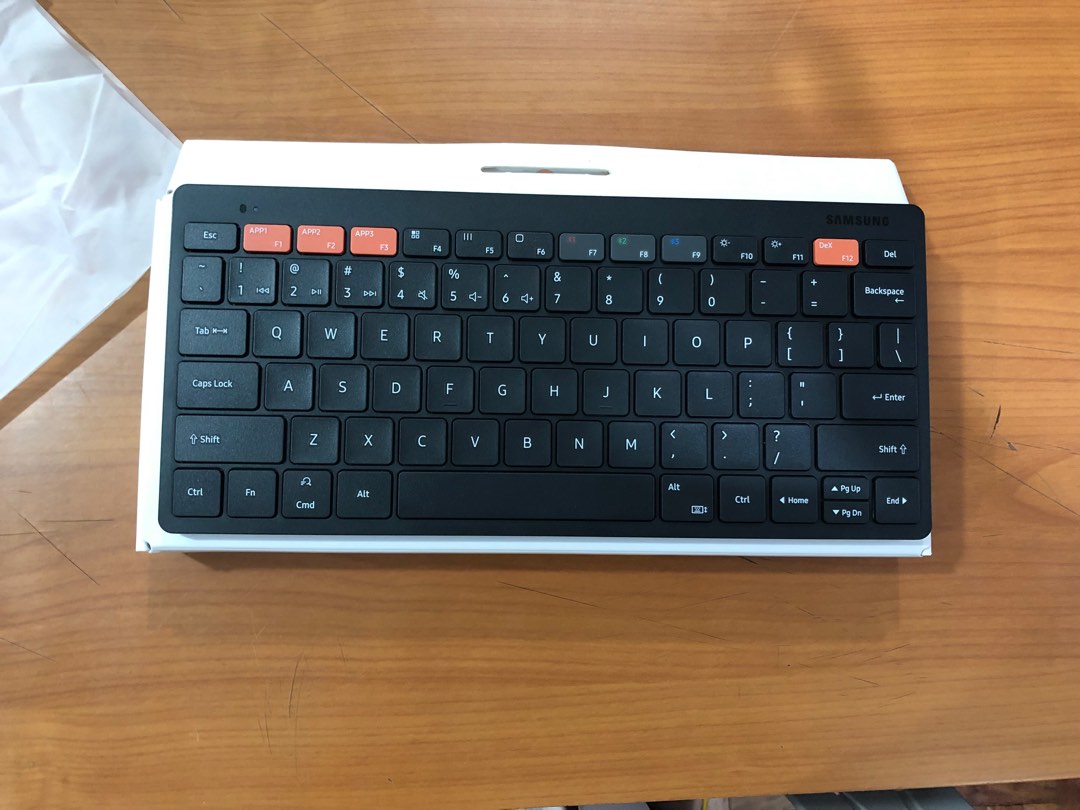 Samsung Smart Keyboard Trio 500 Wireless Bluetooth in Original