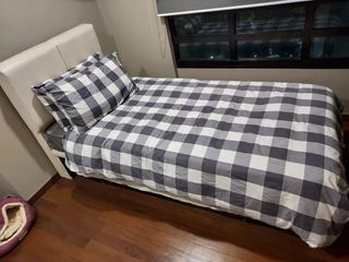 (Category: ) located in . Submitted by alfshopping (Listing ID 1197243957, Image 1). Description: .
