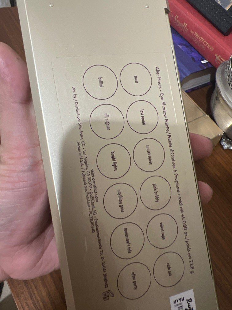 Stila after hours palette (Category: Makeup) located in Las Pinas. Submitted by dianalizares (Listing ID 1197182790, Image 3). Description: No return no exchange Shipping not invluded.