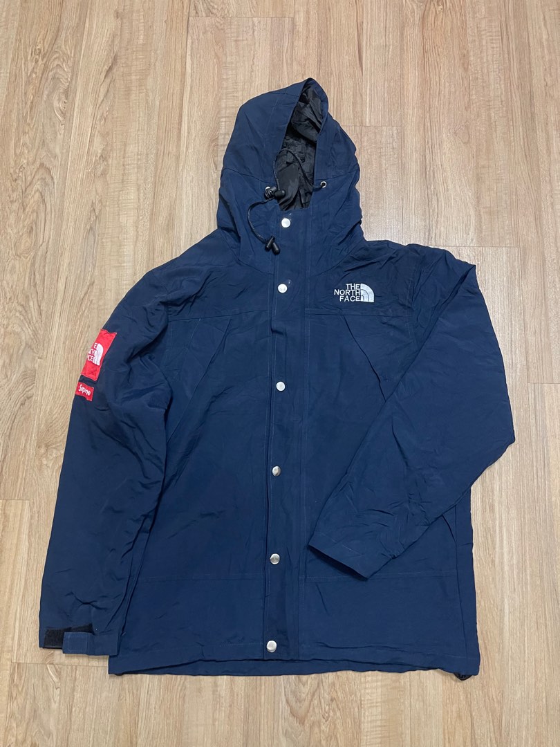 The North Face x Supreme Windbreaker, Men's Fashion, Coats, Jackets and  Outerwear on Carousell