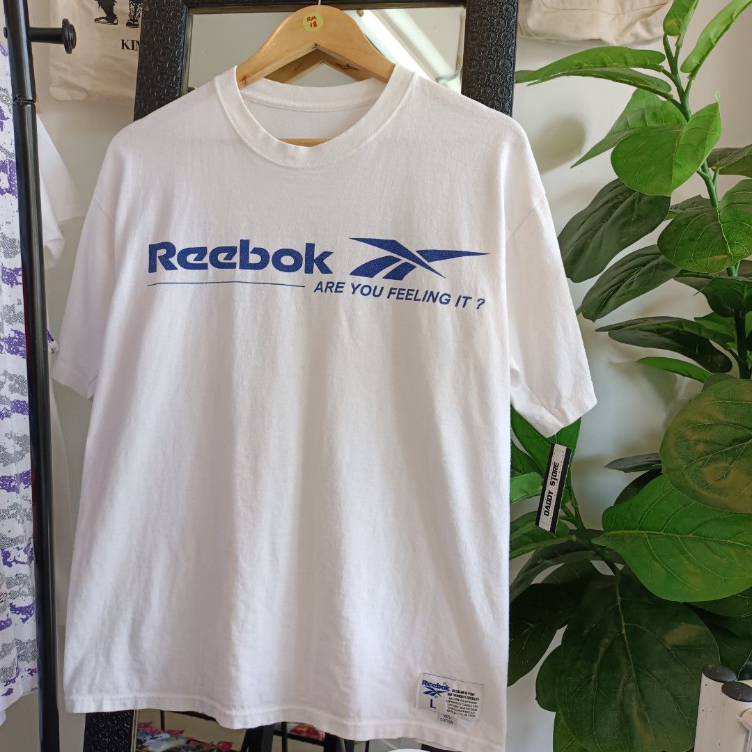 Vintage reebok t shirt top