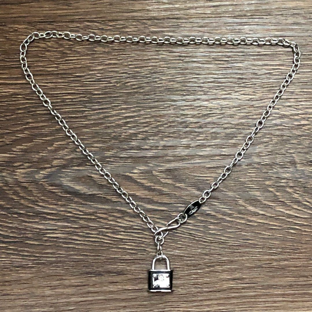 Vivienne westwood shop lock necklace