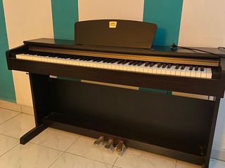 Yamaha clp deals 320 for sale