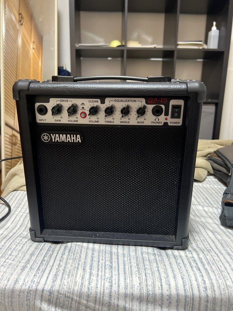 YAMAHA ERG 121C electric guitar with YAMAHA GA15 amplifier WITH free