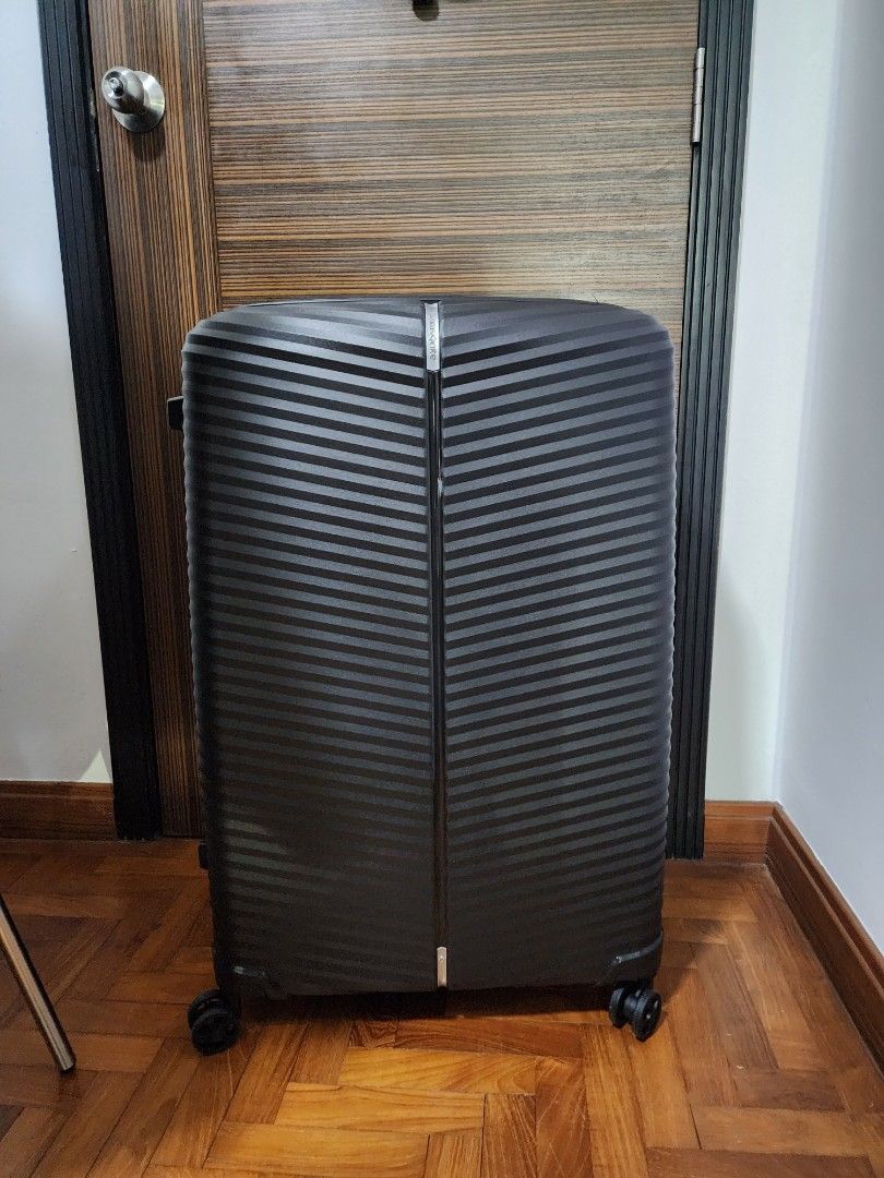 Samsonite varro 28 spinner top