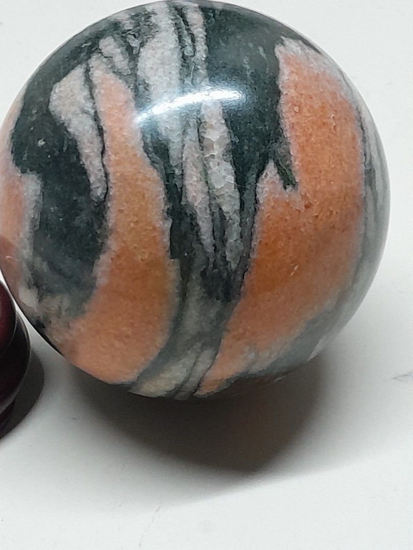 A pink Zebra Jasper sphere, Hobbies & Toys, Memorabilia & Collectibles