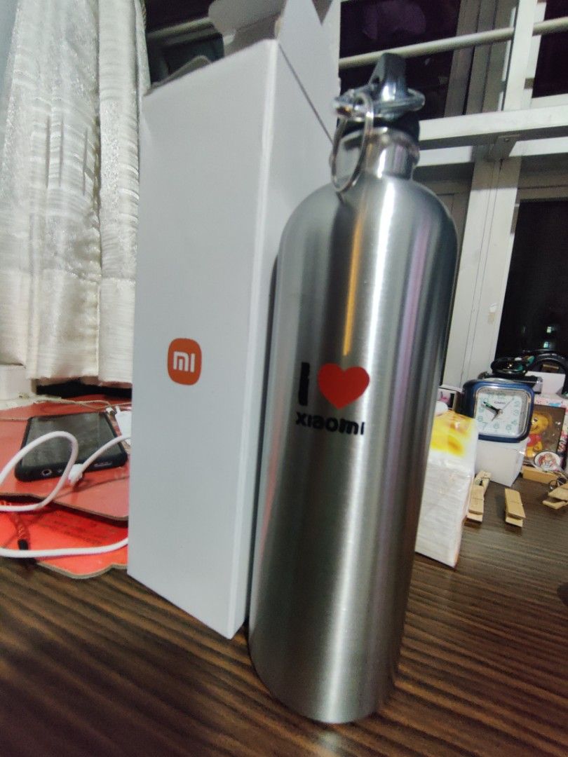 Aluminium water bottle, Furniture & Home Living, Kitchenware