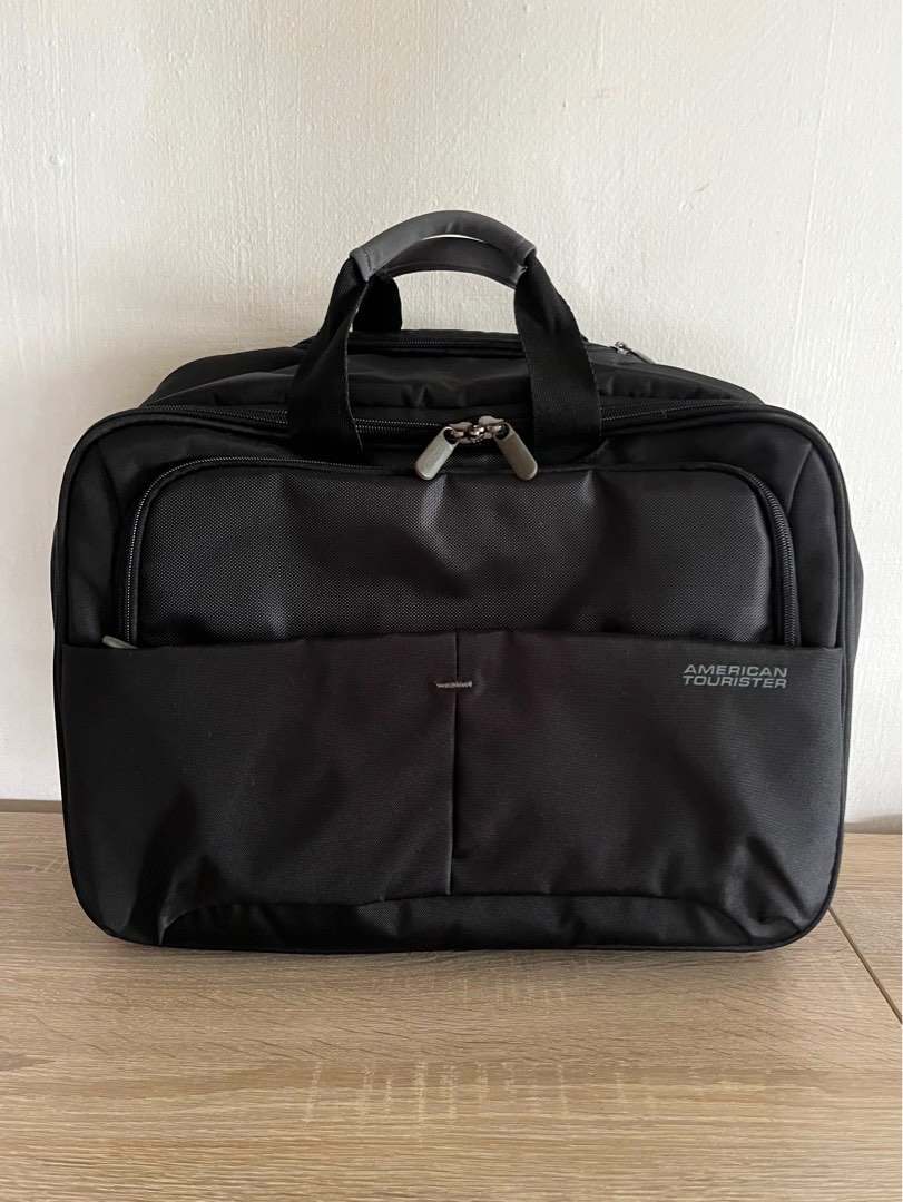American Tourister Speedair Rolling Tote