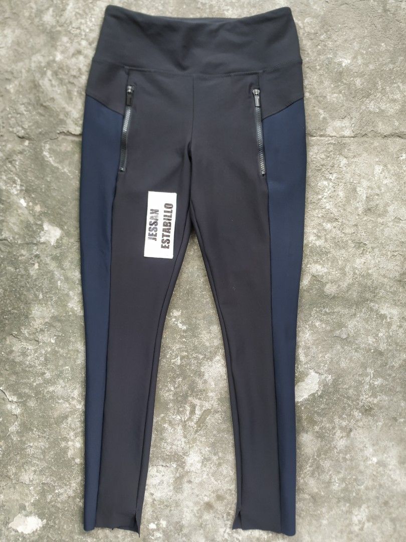 Athleta Stellar Tight Legging Black/Navy Blue, Women's Fashion, Activewear  on Carousell