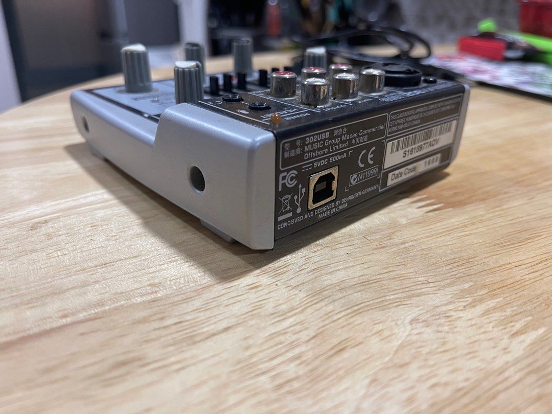 BEHRINGER XENYX 302 audio Interface Mixer USB, Hobbies & Toys, Music