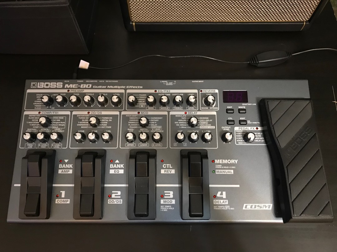 BOSS ME80 Guitar Multieffects pedals / pedalboard, 興趣及遊戲, 音樂樂器 & 配件, 樂器 Carousell