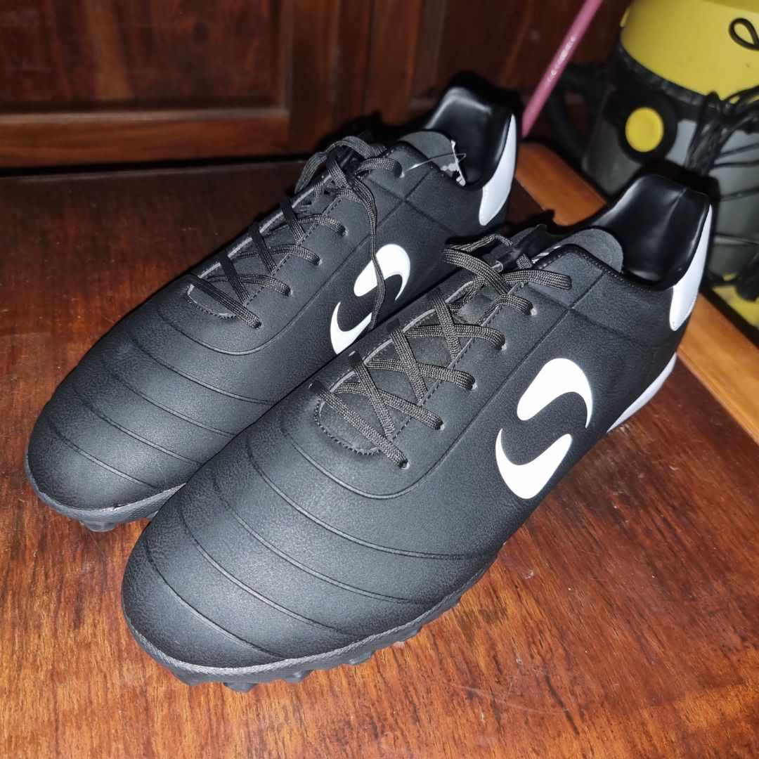 Brand New Sondica Astro Turf Shoes, Men's Fashion, Footwear, Casual ...