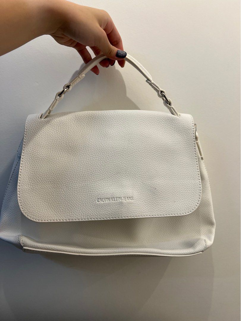 Calvin klein ultra best sale light flap shoulder bag