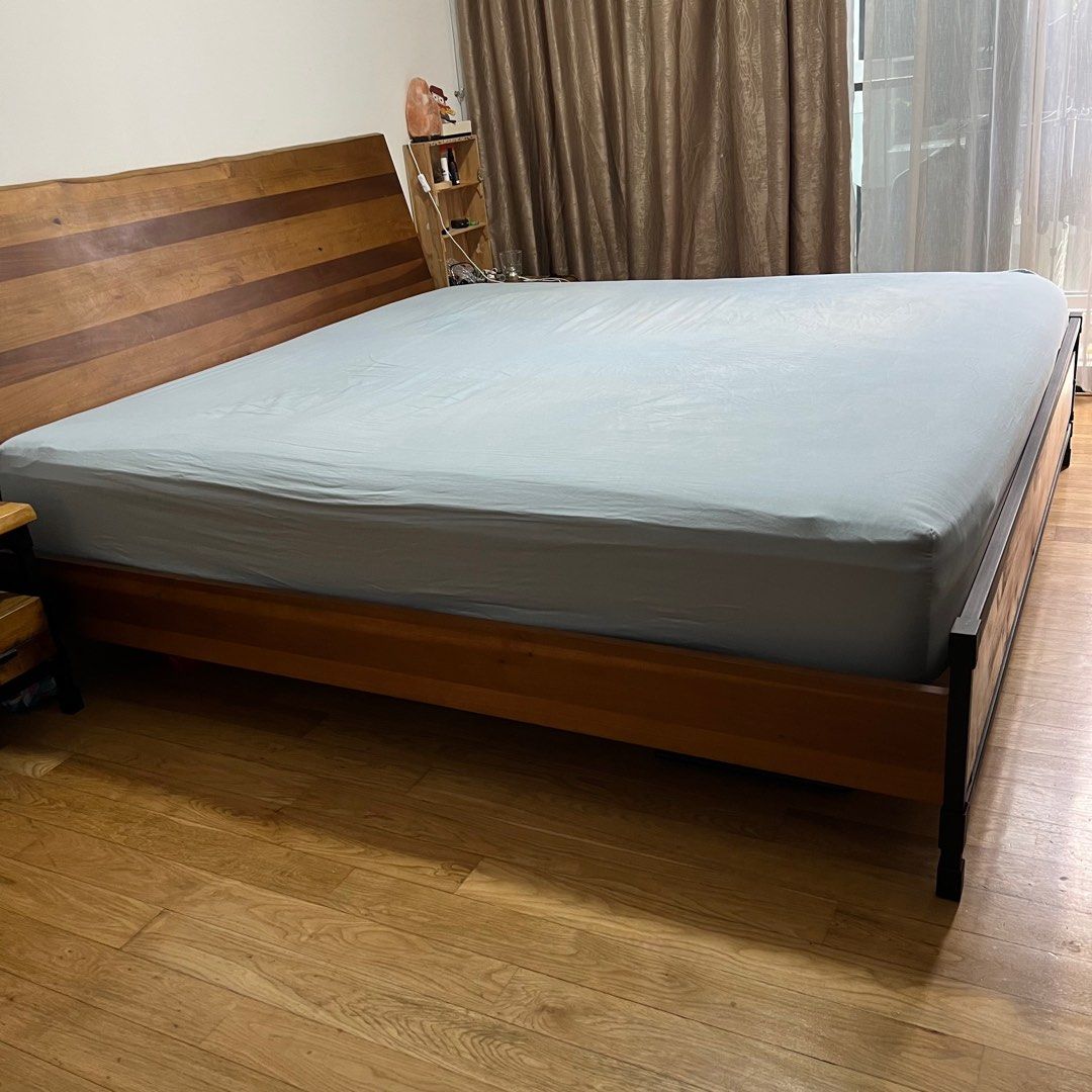 ️Castlery Miller bed frame + King mattress + 2 Matching Nightstand