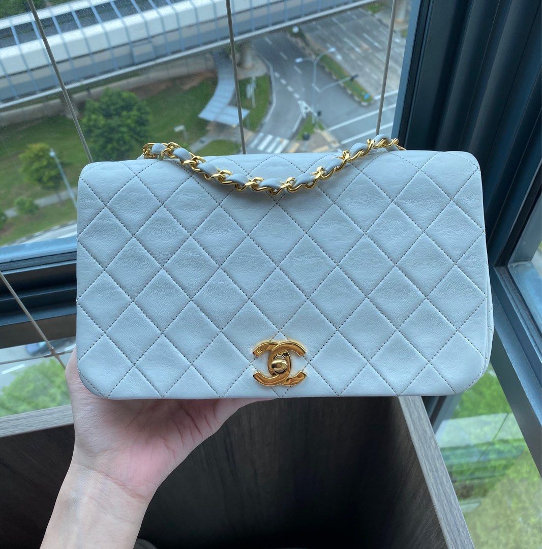 🍞 [SOLD ON IG] VINTAGE CHANEL BEIGE CLASSIC FULL FLAP BAG 23CM LAMBSKIN  SMALL 24K GHW GOLD HARDWARE / mini clair dark light cf, Luxury, Bags &  Wallets on Carousell