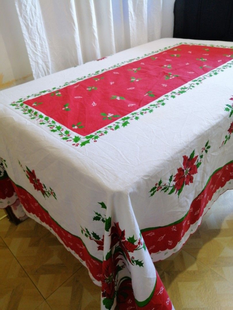 Christmas design table cloth, Furniture & Home Living, Kitchenware