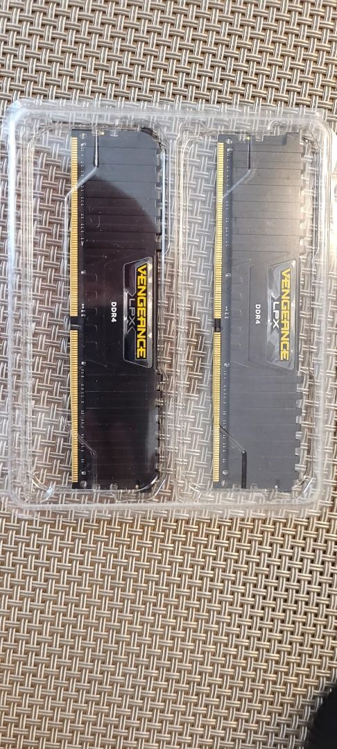 Cmk32gx4m4a2400c16 sales