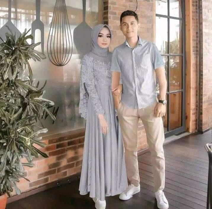 Couple dress Announcements on Carousell