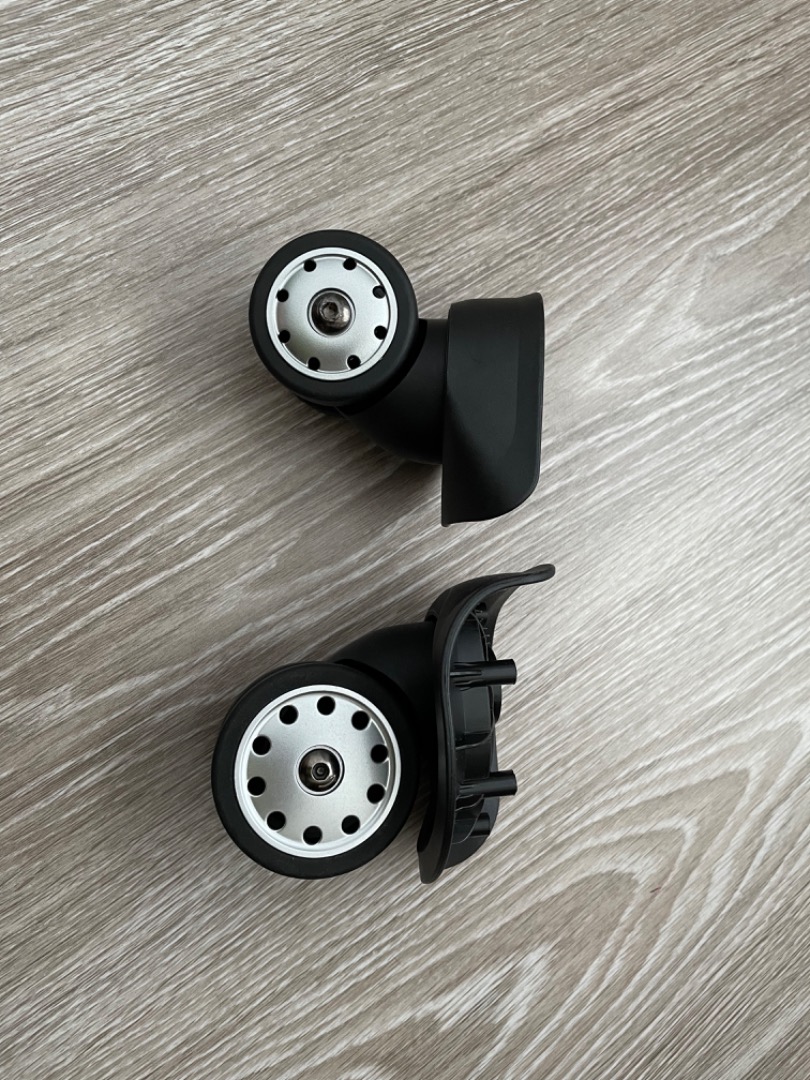 Delsey Helium Lugagge wheels replacement, Everything Else on Carousell