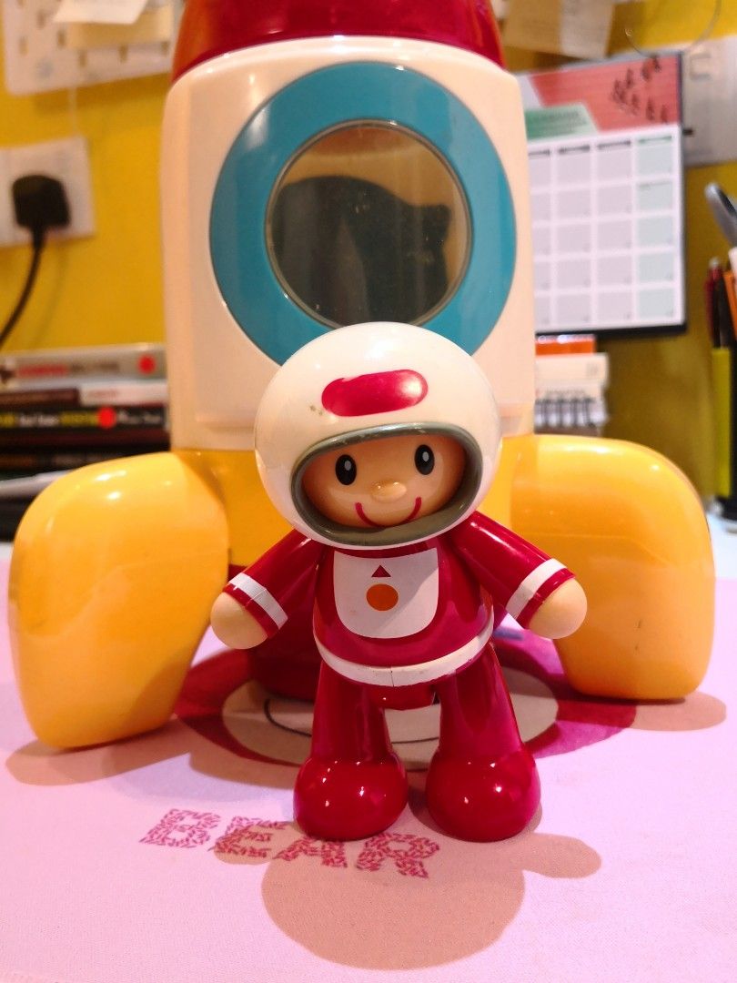 Early Learning Center Toys Albie The Astronaut Figure And Spaceship